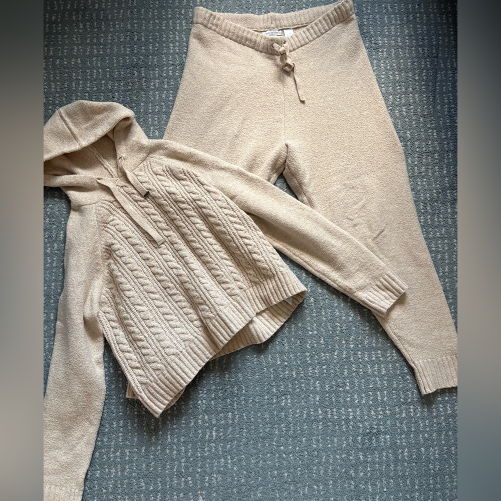cupcakes & cashmere Cream Sweater Set